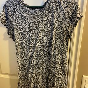 black & white patterned top